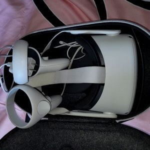 META OCULUS WITH PROTECTIVE CASE EXCELLENT CONDITION